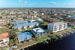 Picture of 276 Lewis Circle Unit 112, Punta Gorda, FL 33950