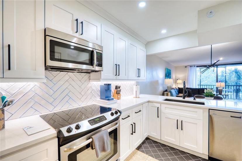 Picture of 1935 Gulf Of Mexico Drive Unit G7-302, Longboat Key FL 34228