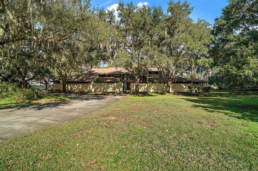 Picture of 5415 Banana Point Drive, Okahumpka FL 34762