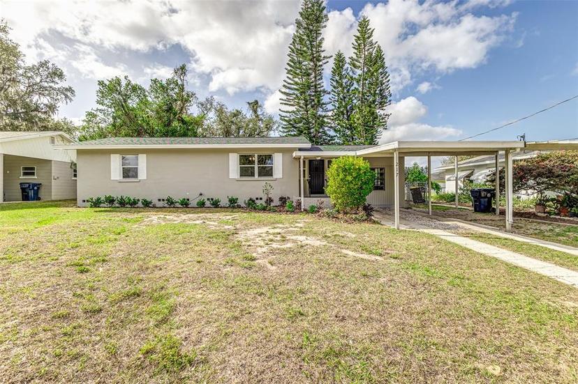 Picture of 217 W Lake Avenue, Auburndale FL 33823