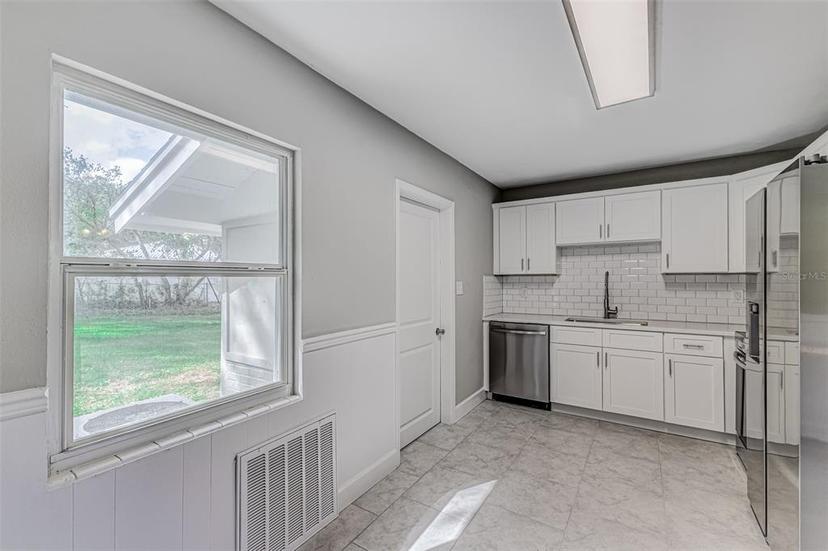 Picture of 217 W Lake Avenue, Auburndale FL 33823
