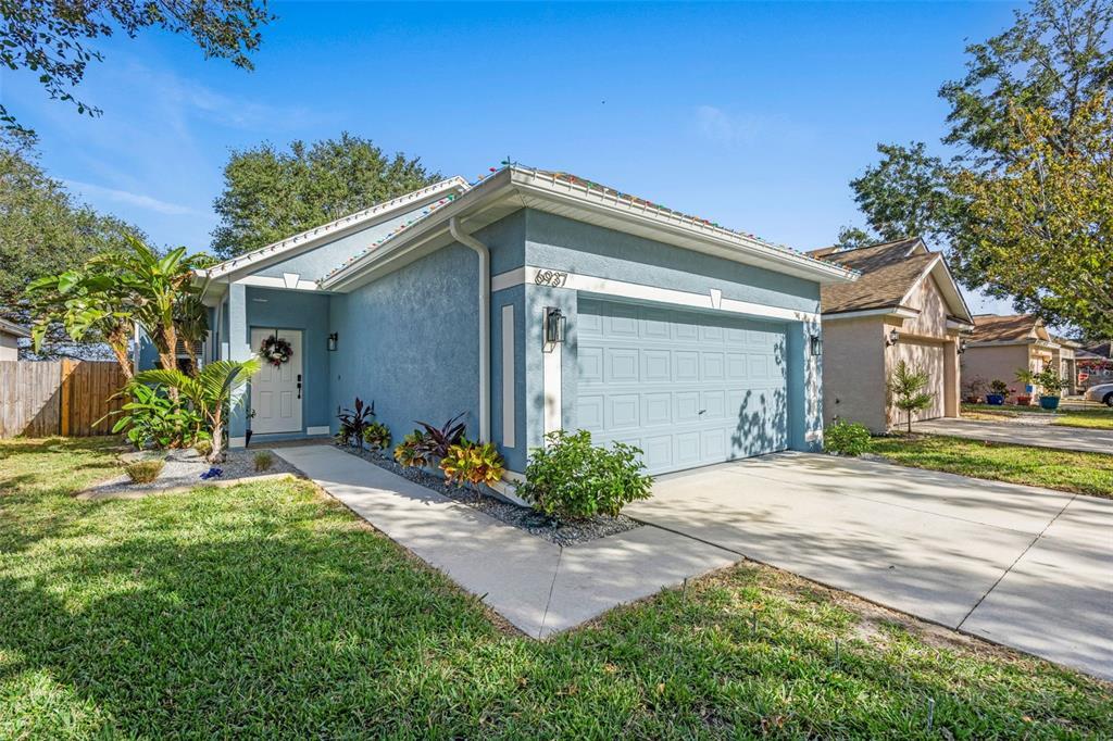 Picture of 6937 Exeter Park Place, Apollo Beach, FL 33572