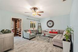 Picture of 10708 Edgewater Lane, Tampa, FL 33612