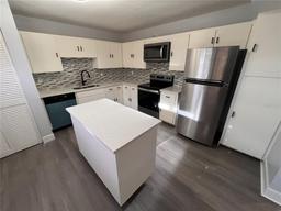 Picture of 314 Spring Lakes Boulevard Unit 314-U, Bradenton, FL 34210