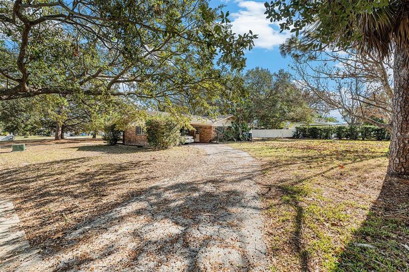 Picture of 3700 Dana Shores Drive, Tampa FL 33634