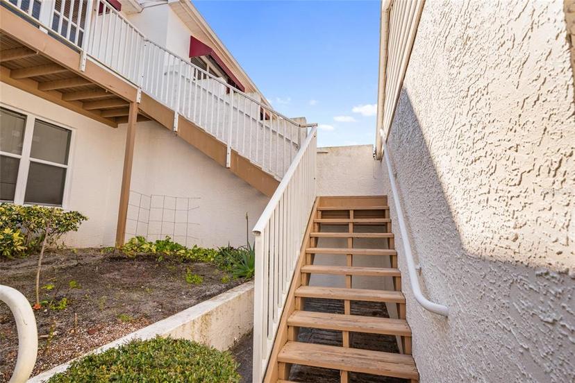 Picture of 1420 Water View Drive W Unit 203, Largo FL 33771