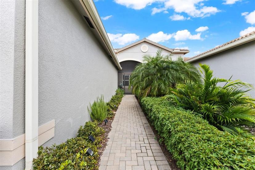 Picture of 4905 Avila Lakes Drive, Wimauma FL 33598