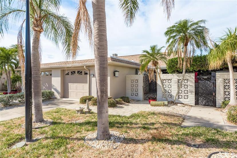 Picture of 417 Boca Ciega Point Boulevard N Unit 417, St Petersburg FL 33708