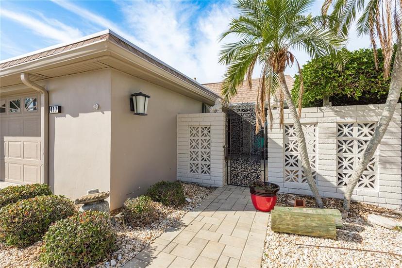 Picture of 417 Boca Ciega Point Boulevard N Unit 417, St Petersburg FL 33708