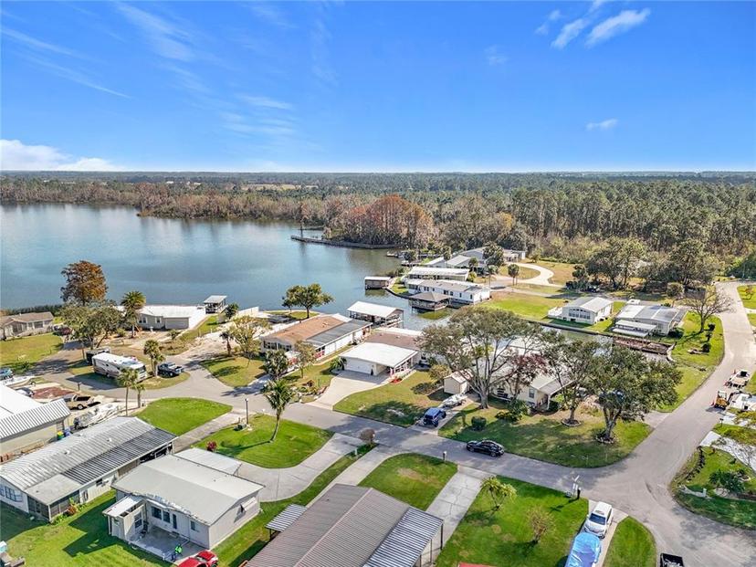 Picture of 1635 Sunshine Lane, Tavares FL 32778