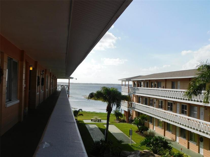 Picture of 2111 Lakeview Drive Unit 3C, Sebring FL 33870