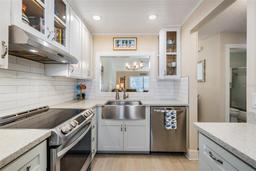 Picture of 1435 Millstream Lane Unit 202, Dunedin, FL 34698