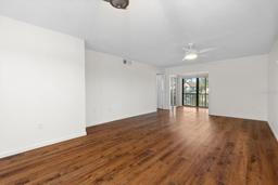 Picture of 2522 Clubhouse Drive Unit 204, Sarasota, FL 34232