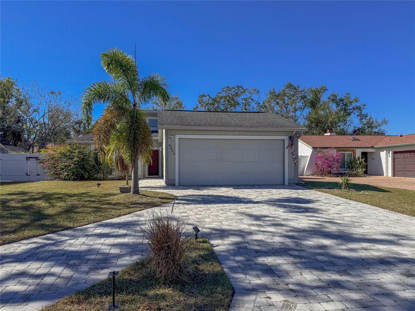 Picture of 8224 Country Oaks Court, Sarasota FL 34243