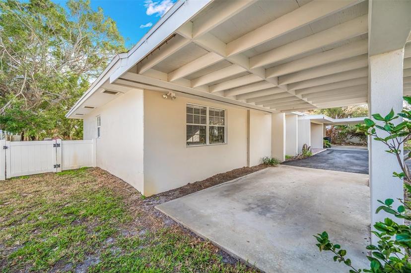 Picture of 100 Bay Point Drive Ne, St Petersburg FL 33704