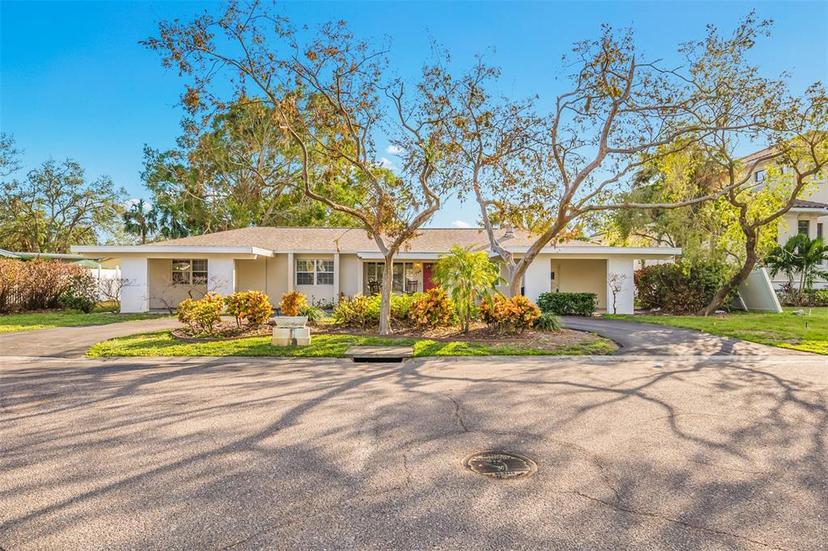 Picture of 100 Bay Point Drive Ne, St Petersburg FL 33704