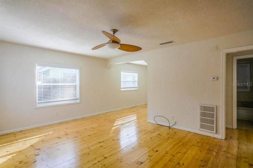 Picture of 540 Newton Avenue S, St Petersburg FL 33701