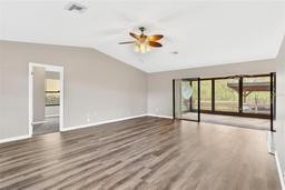 Picture of 13340 Country Club Drive, Tavares, FL 32778