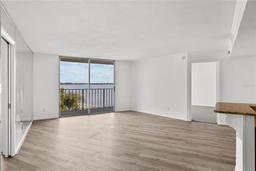 Picture of 2611 Bayshore Boulevard Unit 506, Tampa, FL 33629