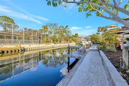 Picture of 521 Cummings Street, Sarasota, FL 34242