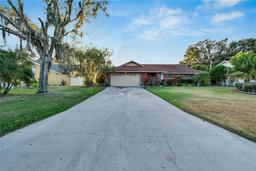 Picture of 1903 Country Club Court, Plant City, FL 33566