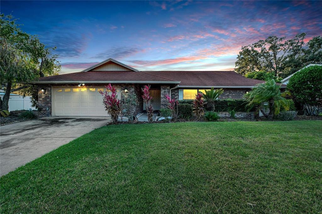 Picture of 1903 Country Club Court, Plant City, FL 33566