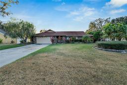 Picture of 1903 Country Club Court, Plant City, FL 33566