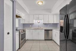 Picture of 3714 Greenery Court Unit 214, Tampa, FL 33618