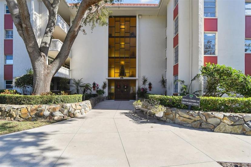 Picture of 2650 Pearce Drive Unit 301, Clearwater FL 33764