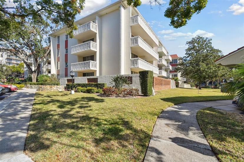 Picture of 2650 Pearce Drive Unit 301, Clearwater FL 33764