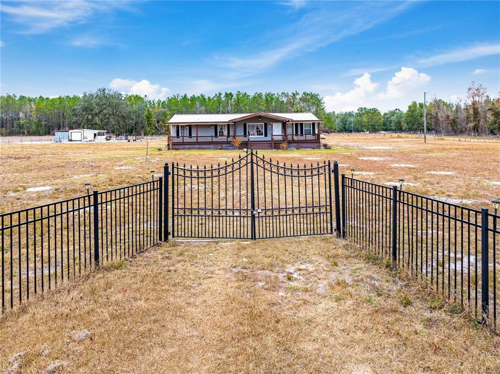 Picture of 631 SW Marigold Place, Fort White, FL 32038