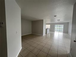 Picture of 572 Cresting Oak Circle Unit 19, Orlando, FL 32824