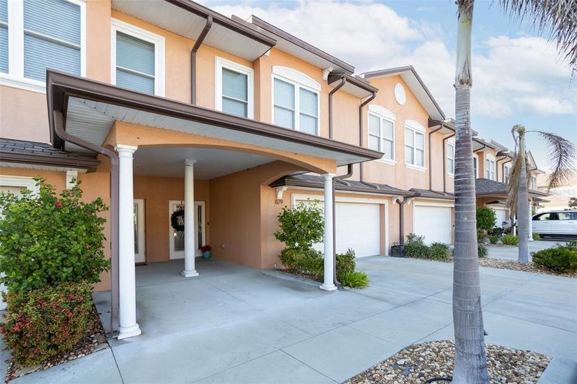 Picture of 829 Date Palm Lane, St Petersburg FL 33707