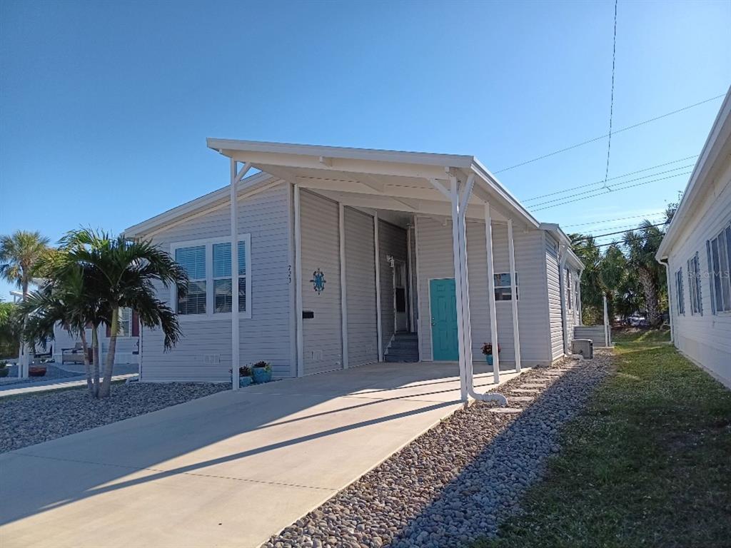 Picture of 723 S Green Circle, Venice, FL 34285