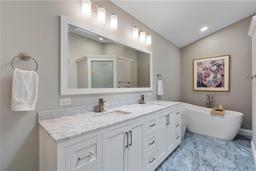 Picture of 418 Cardiff Road, Venice, FL 34293