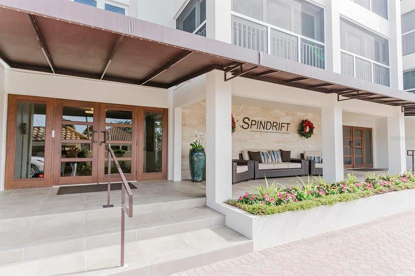 Picture of 2600 Gulf Shore Boulevard N Unit 32, Naples FL 34103