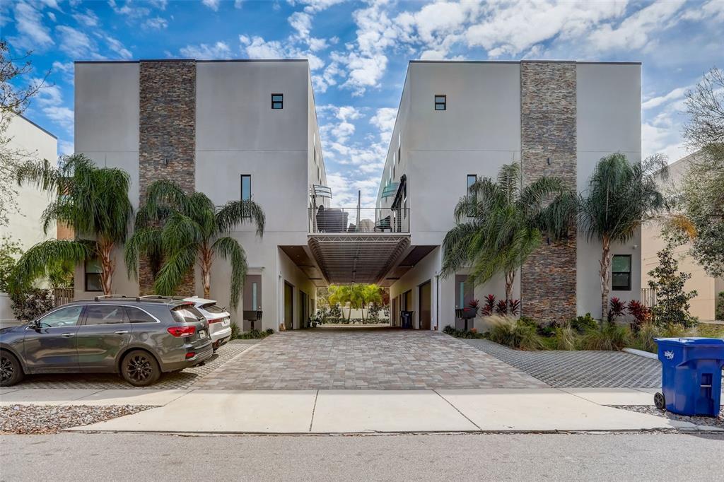 Picture of 4910 W Mcelroy Avenue Unit 5, Tampa, FL 33611