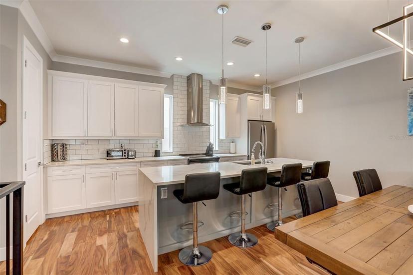 Picture of 4910 W Mcelroy Avenue Unit 5, Tampa FL 33611