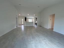 Picture of 422 Central Avenue, Frostproof, FL 33843