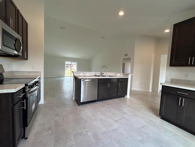 Picture of 422 Central Avenue, Frostproof FL 33843