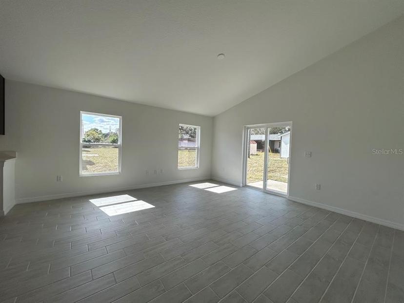 Picture of 418 Central Avenue, Frostproof FL 33843