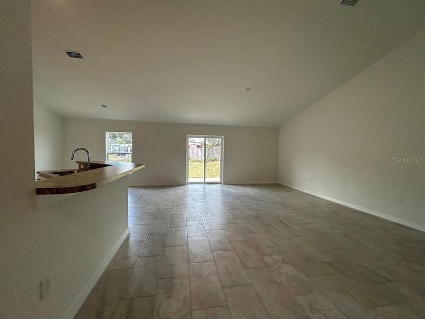 Picture of 416 Central Avenue, Frostproof FL 33843