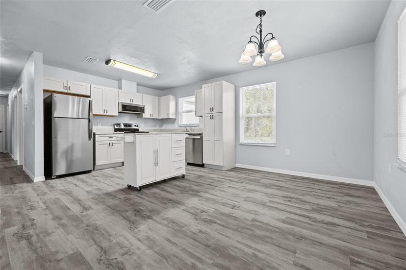 Picture of 1118 NW 6Th Place, Gainesville FL 32601