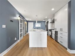 Picture of 1208 E Kennedy Boulevard Unit 923, Tampa, FL 33602