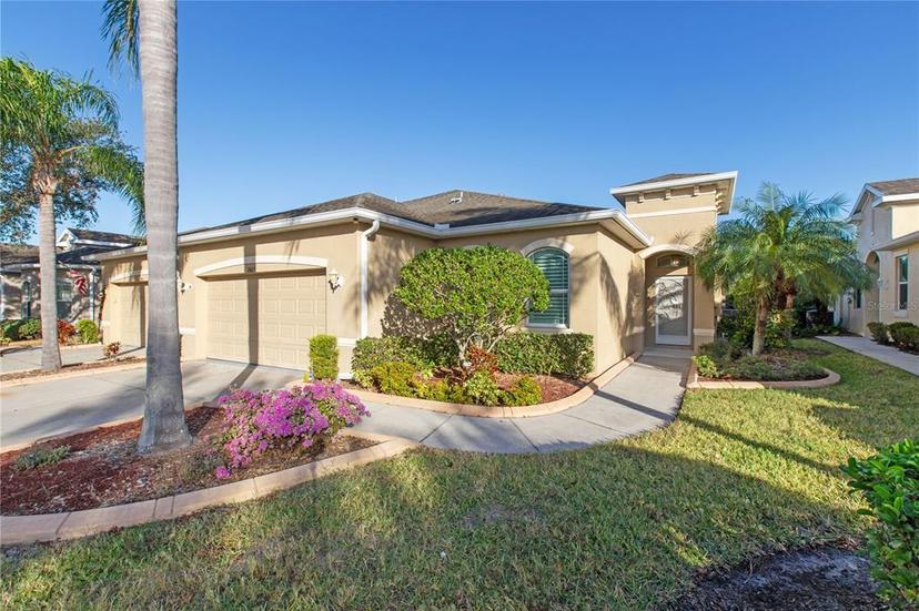 Picture of 2429 Nottingham Greens Drive Unit 118, Sun City Center FL 33573