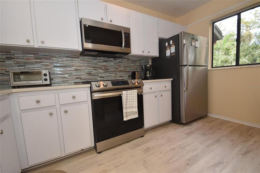 Picture of 1709 Pelican Cove Road Unit Gl445, Sarasota FL 34231