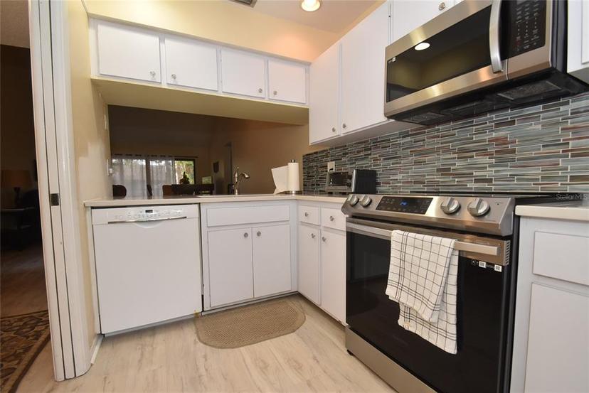 Picture of 1709 Pelican Cove Road Unit Gl445, Sarasota FL 34231