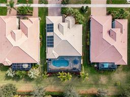 Picture of 5006 Ruby Flats Drive, Wimauma, FL 33598