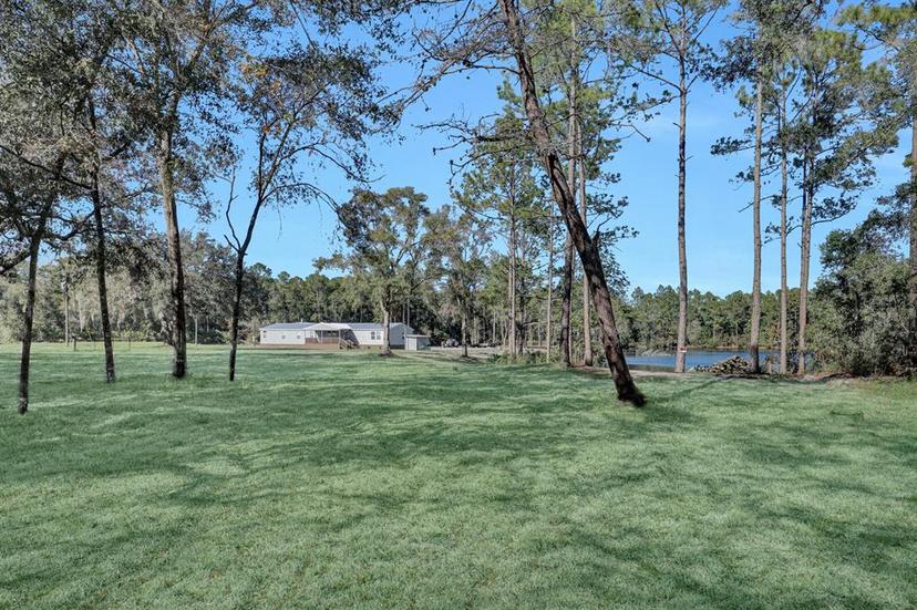 Picture of 141 Woods Road, San Mateo FL 32187
