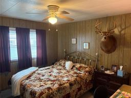 Picture of 975 Cr 461, Lake Panasoffkee, FL 33538